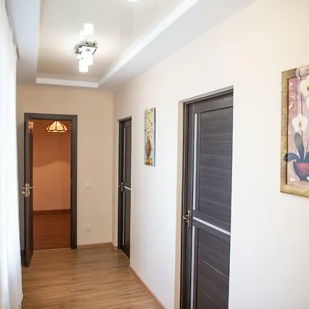 Apartment затишна оселя